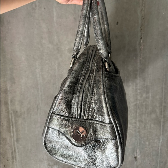 Y2K silver chrome Puma bowling bag - Picture 7 of 8